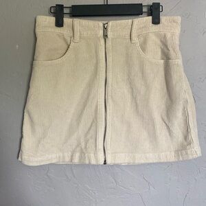 American Eagle women’s size 6 Khaki skirt